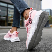 Lola - Comfortable and Trendy Women's Sneakers